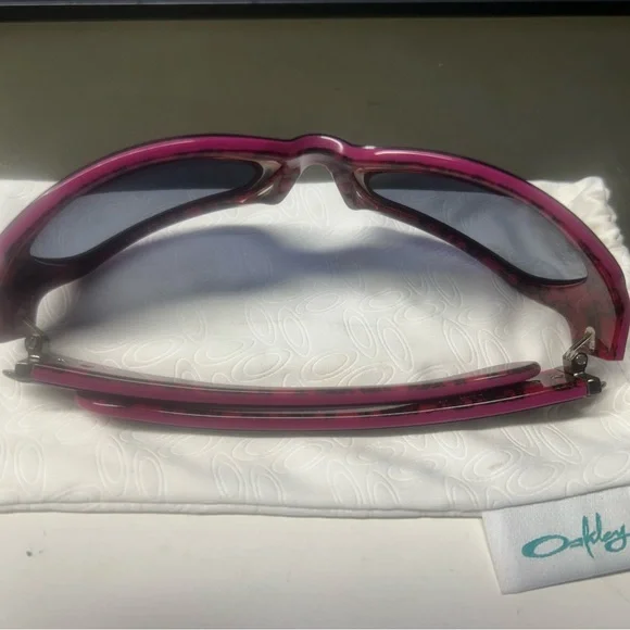 OAKLEY Script Sunglasses – Style 05963 – Women’s GUC - Picture 6 of 13